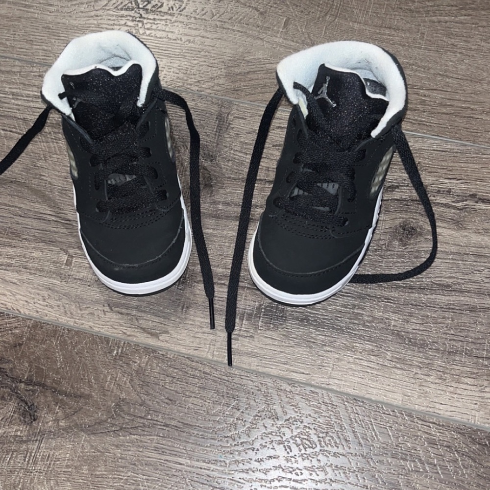 Td jordan 5 retro 7C.Barely worn